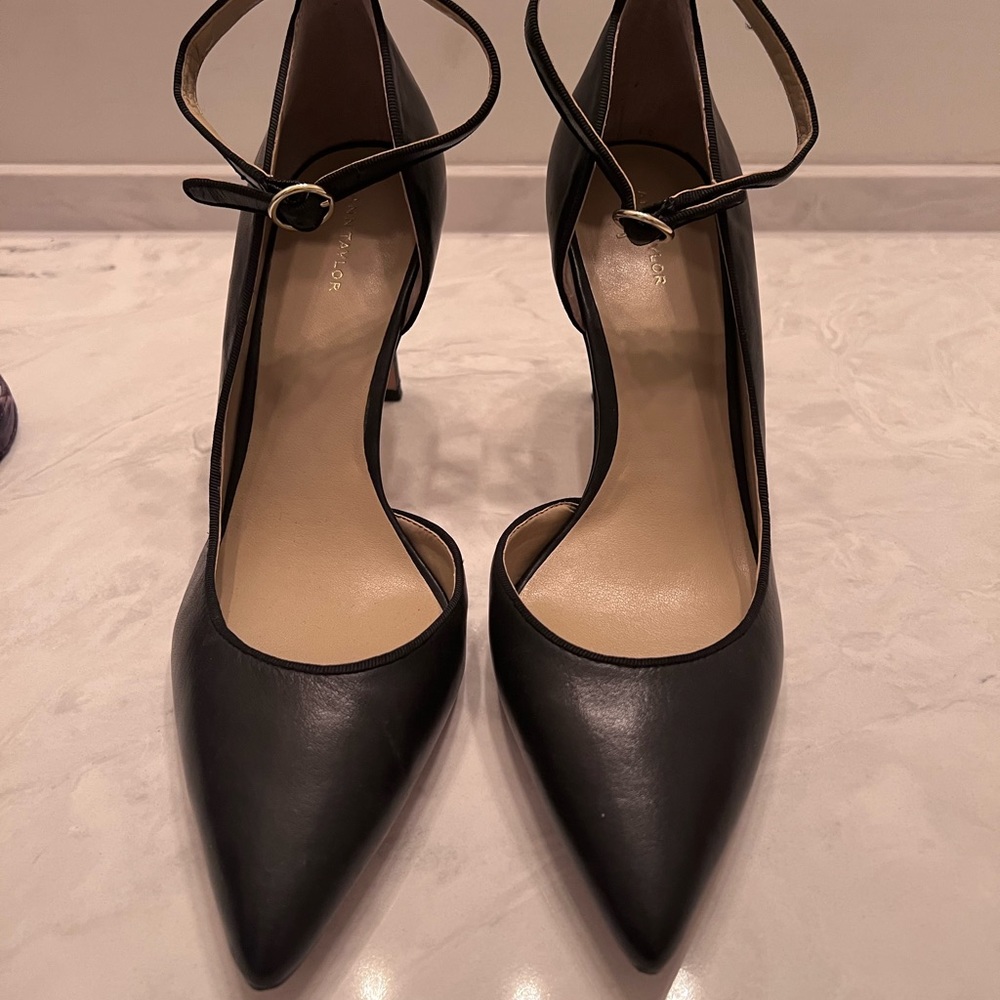 Ann Taylor black heels